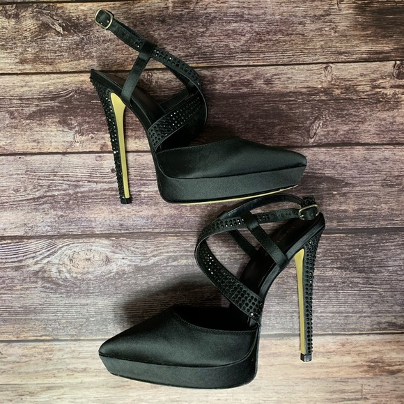 Bebe ~ Leola Pointy Toe Pump - Picture 6 of 16